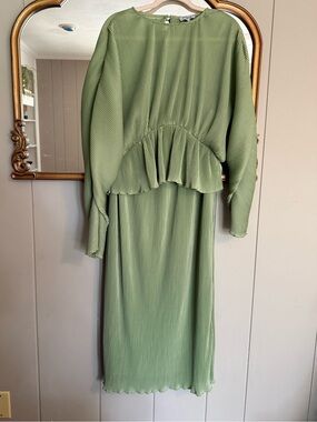 Polagram Sage Green Pleated Ruffle Set